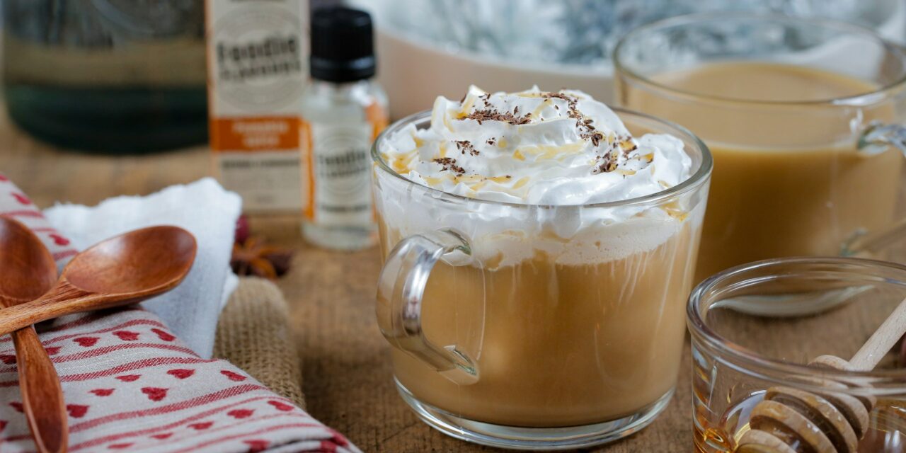 Przepis na Pumpkin Spice Latte – jak przygotować symbol jesieni?